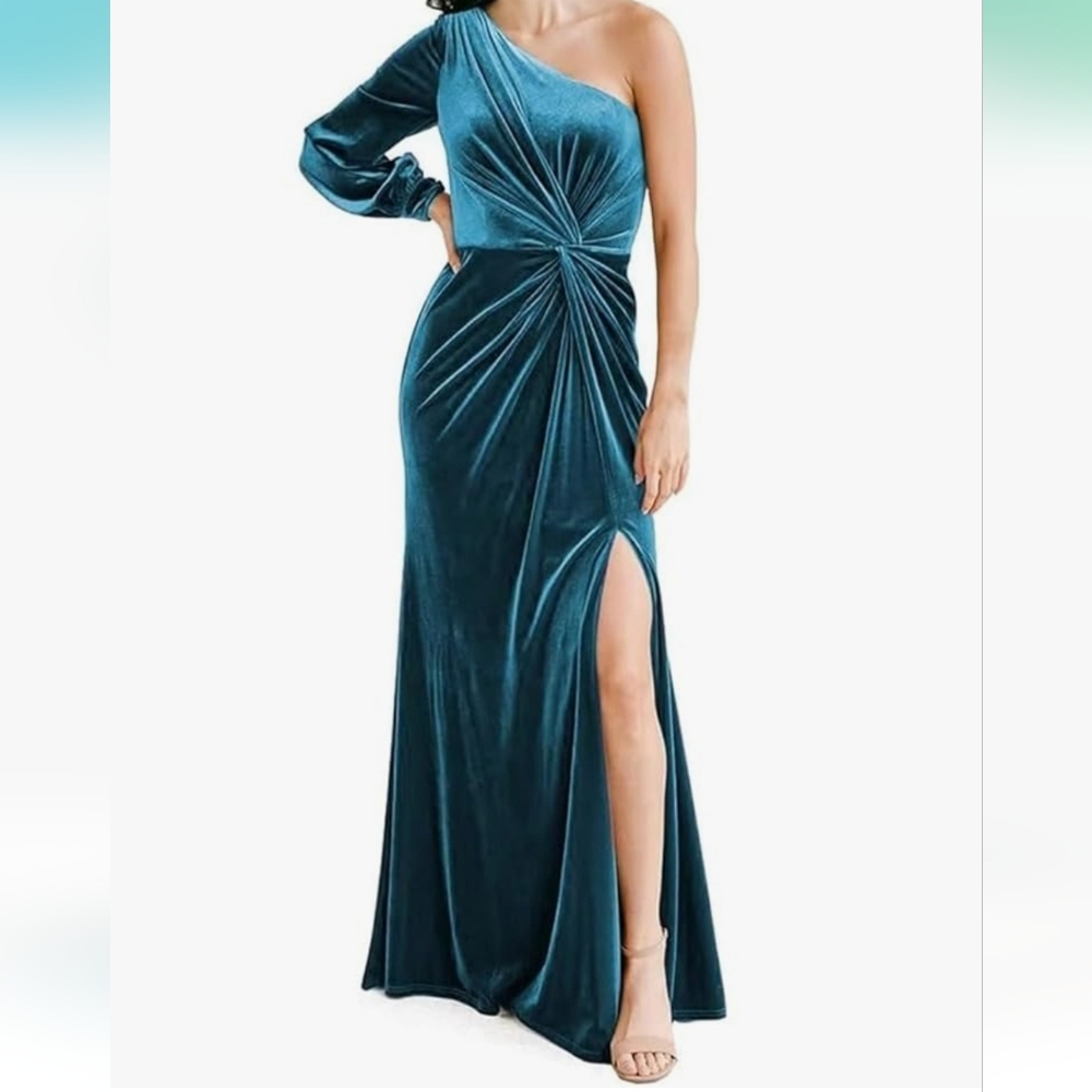 NWOT Elegant Teal Evening Gown